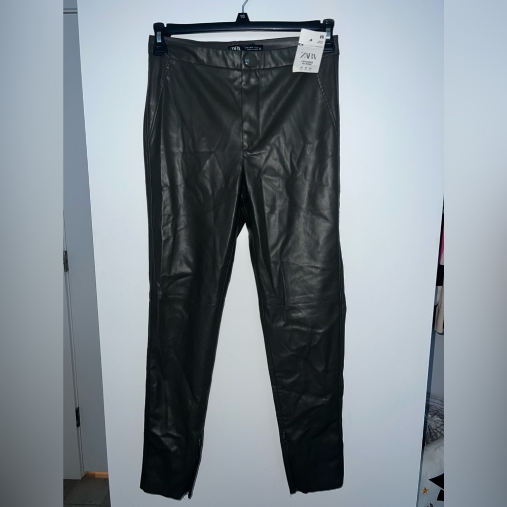 Dark Green Hi-Rise Leggings from Zara.